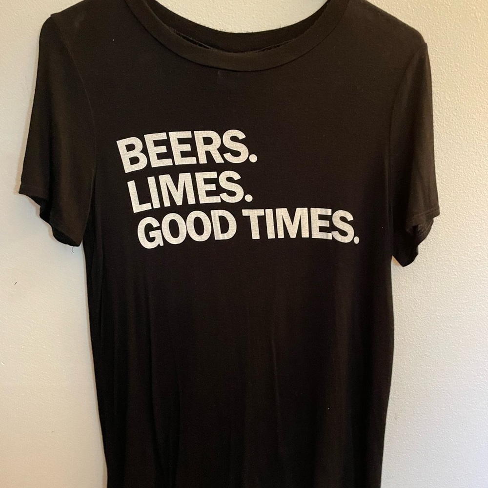 Graphic tee size M